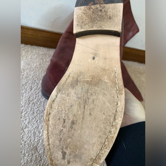 Women's Burgundy Heeled Boots - Picture 9 of 9